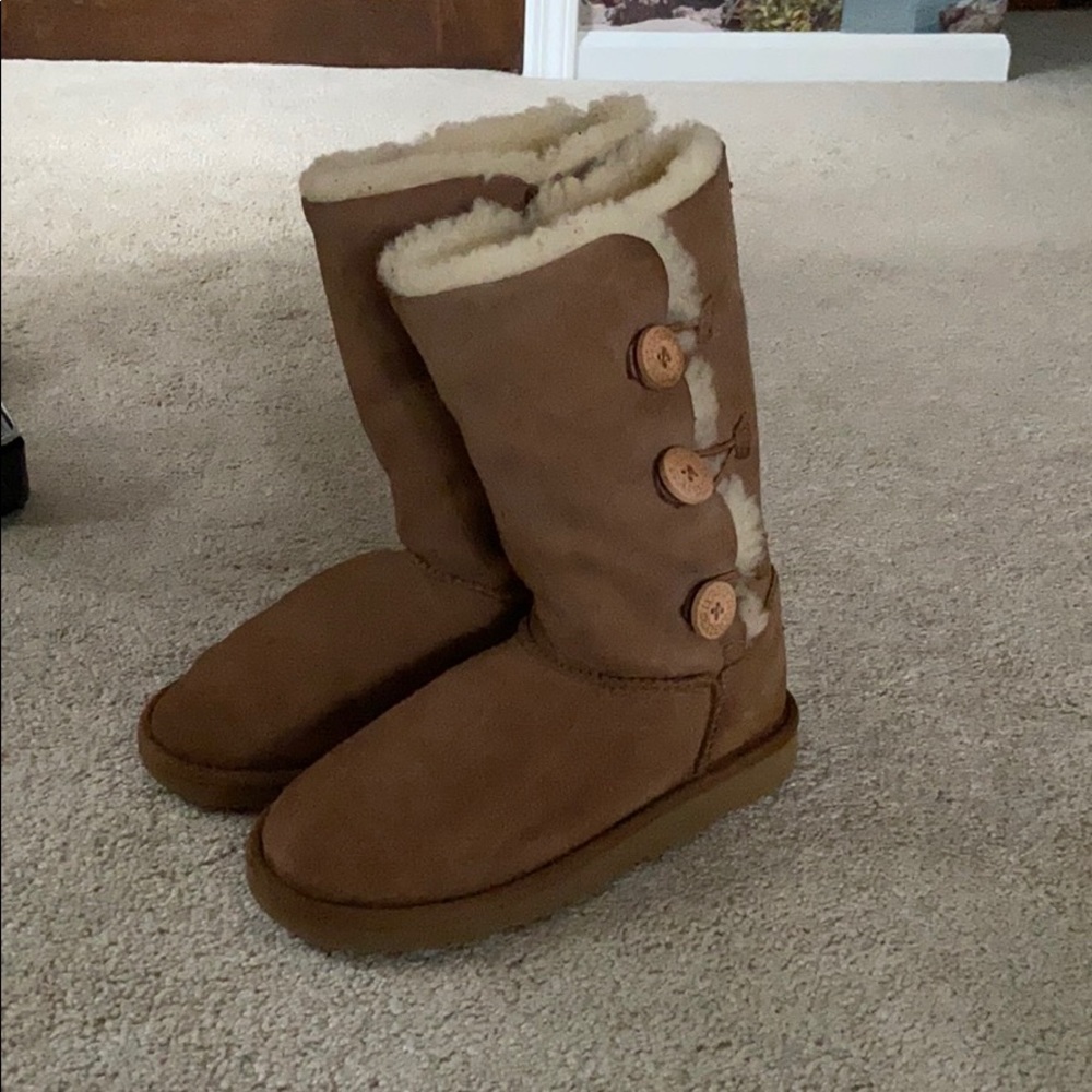 UGG BOOTS